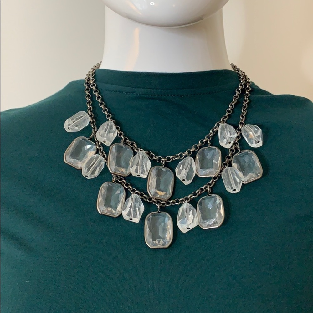 Crystal layers necklace